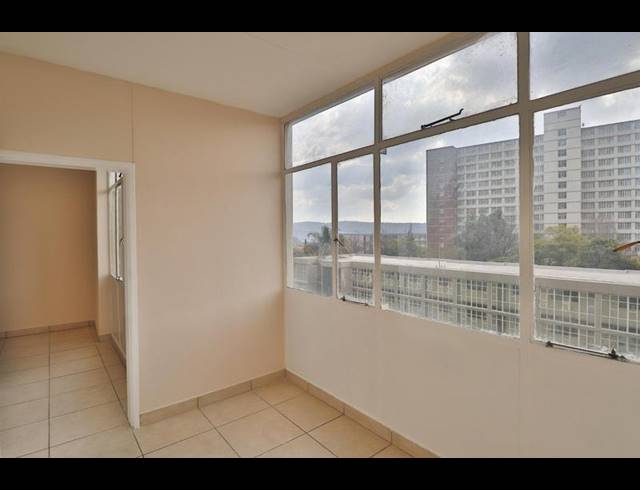 1 BEDROOM APARTMENT FOR SALE IN BEDFORD GARDENS